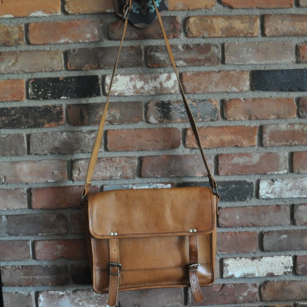 Natural Leather Heavy Duty Crossbody Messenger Bag Lrg.